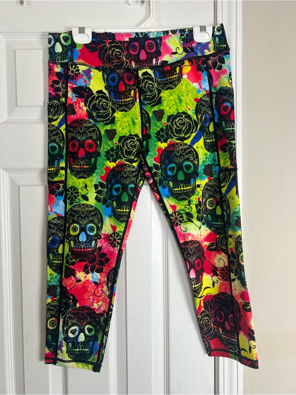 Constantly Varied Gear CVG Sugar Skull Capri Leggings XL Colorful Side Pocket